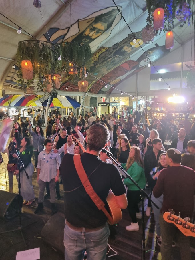 הופעה בפסטיבל יין בירושלים